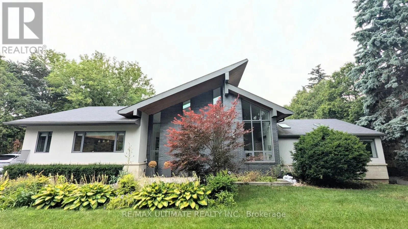 GROUND - 1101 LAKESHORE ROAD W