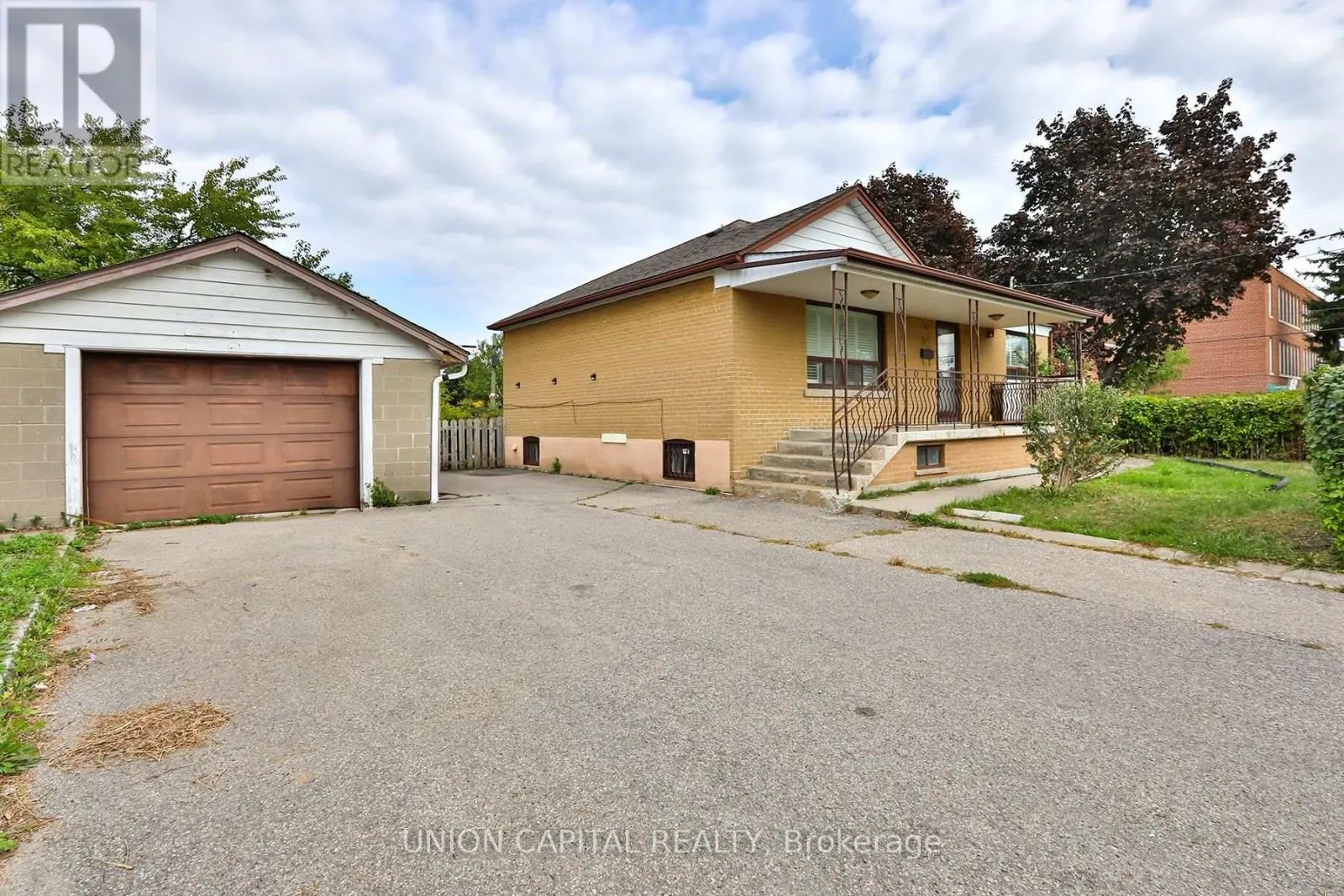 38 CLAVER AVENUE