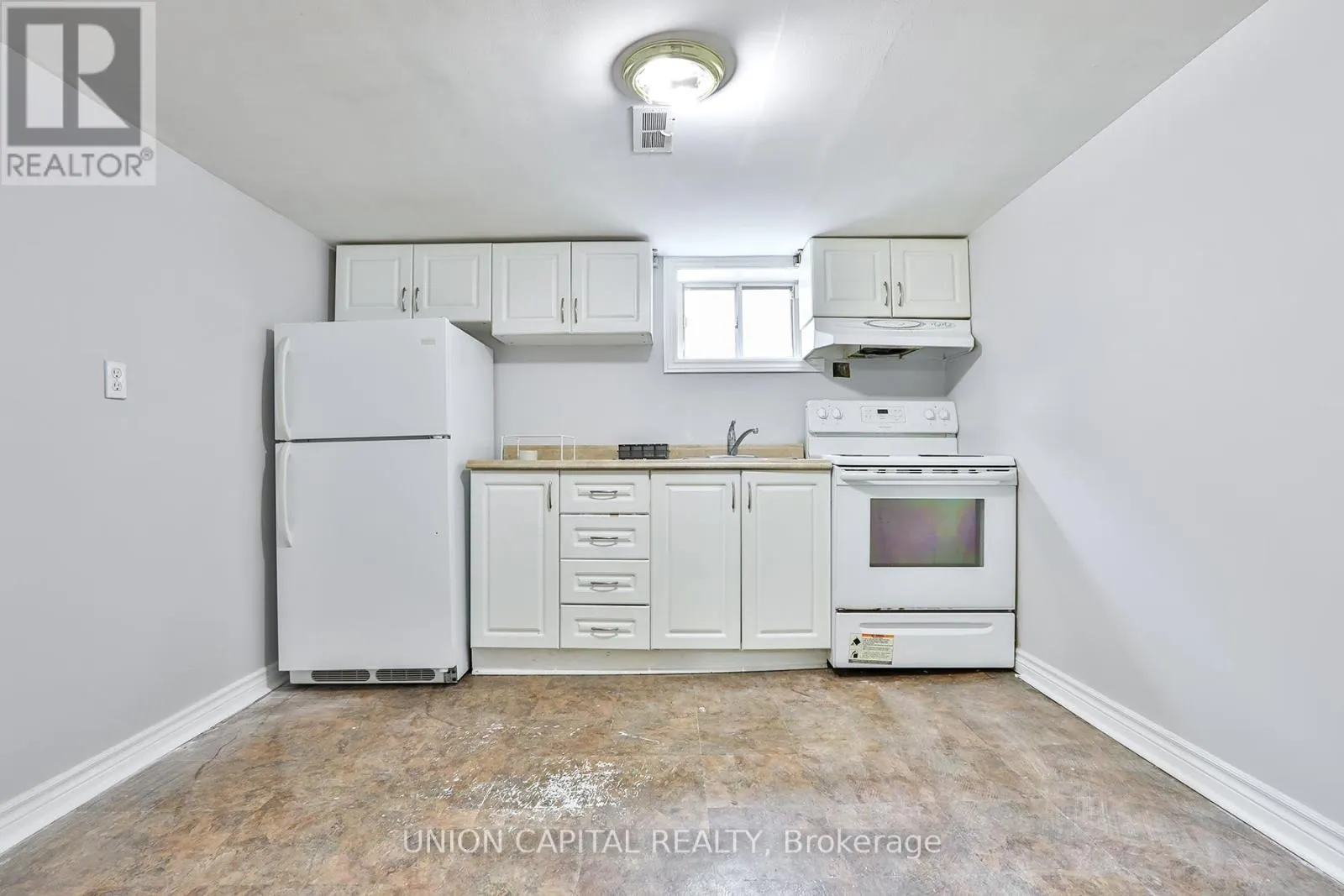 38 CLAVER AVENUE