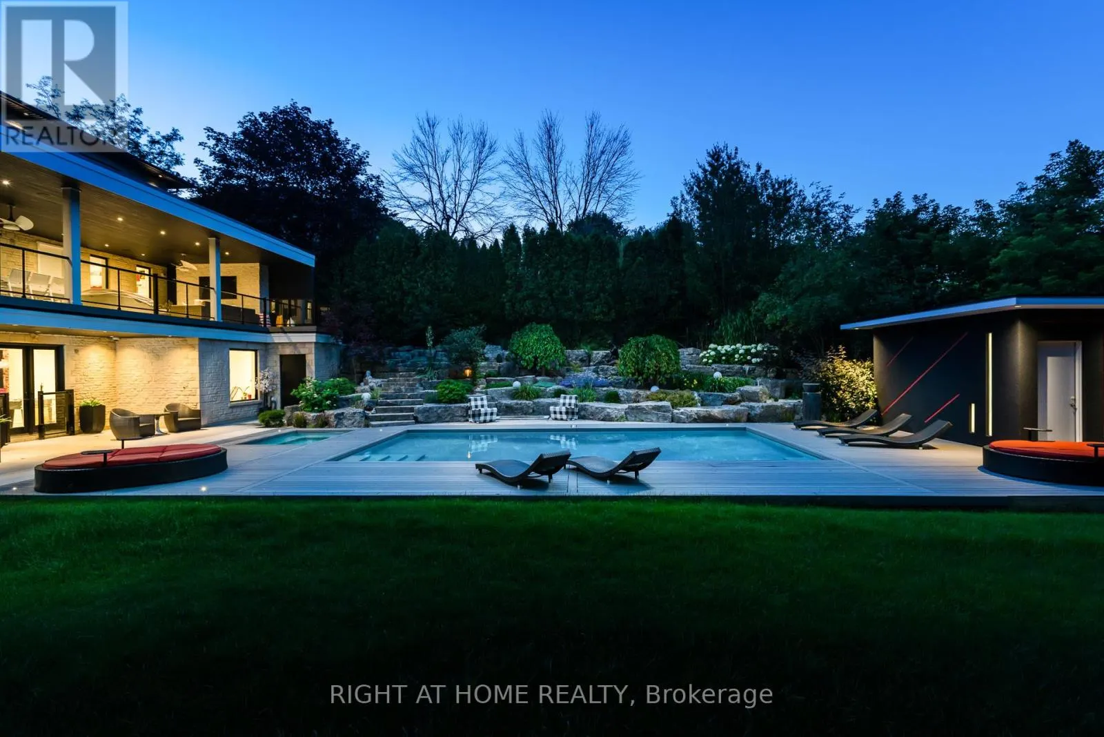 1305 ROYAL YORK ROAD