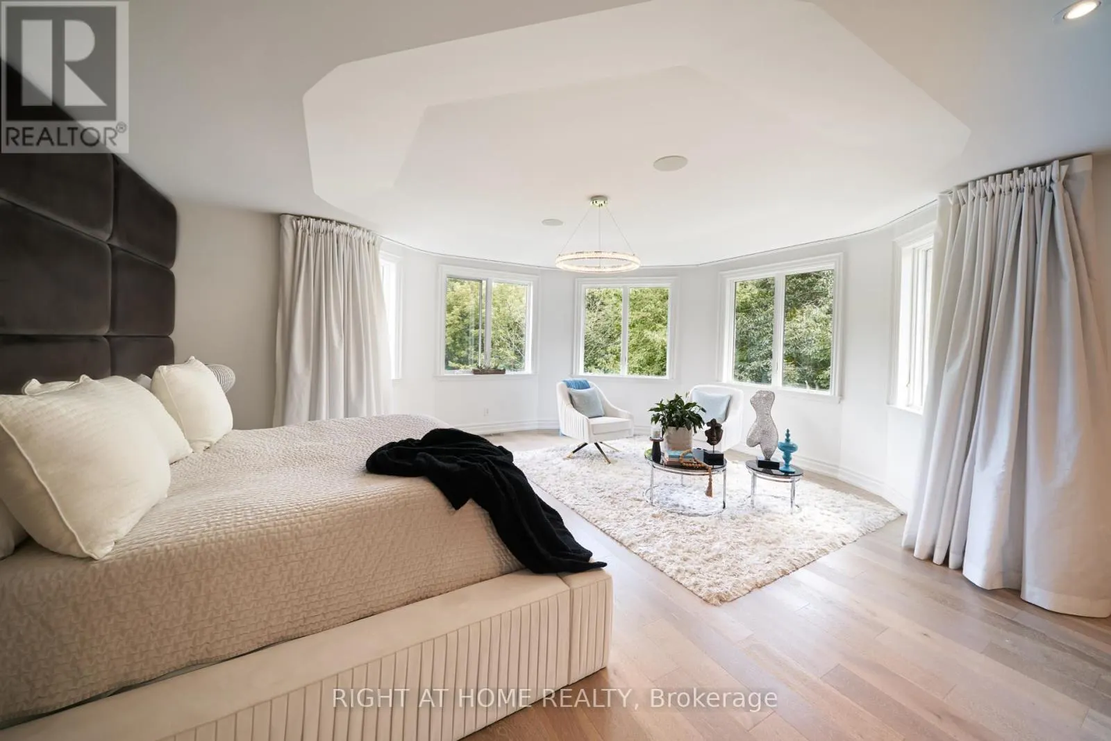 1305 ROYAL YORK ROAD