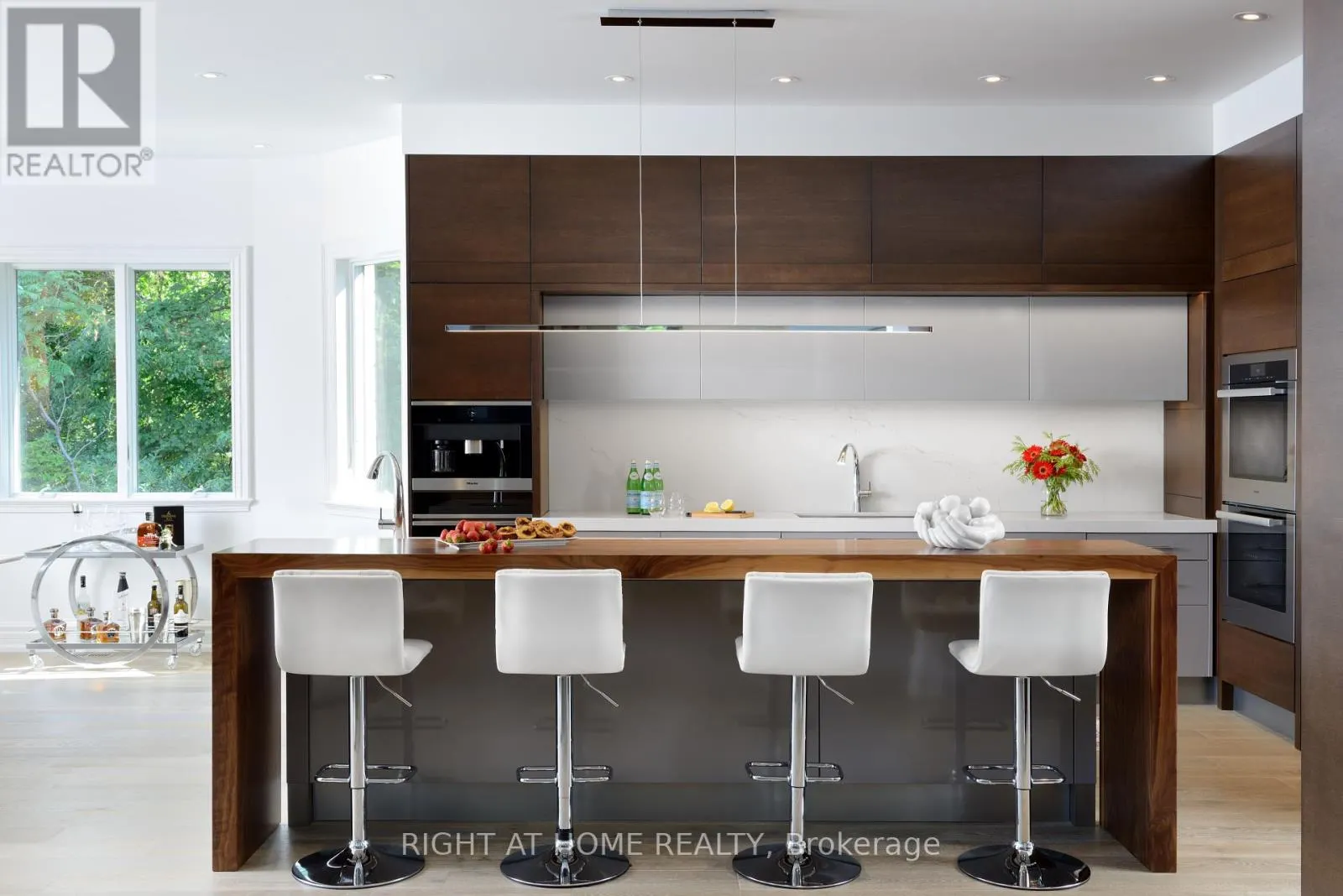 1305 ROYAL YORK ROAD