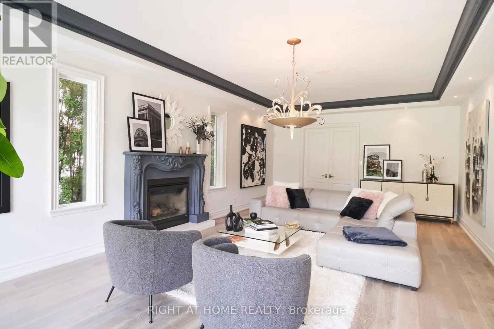 1305 ROYAL YORK ROAD