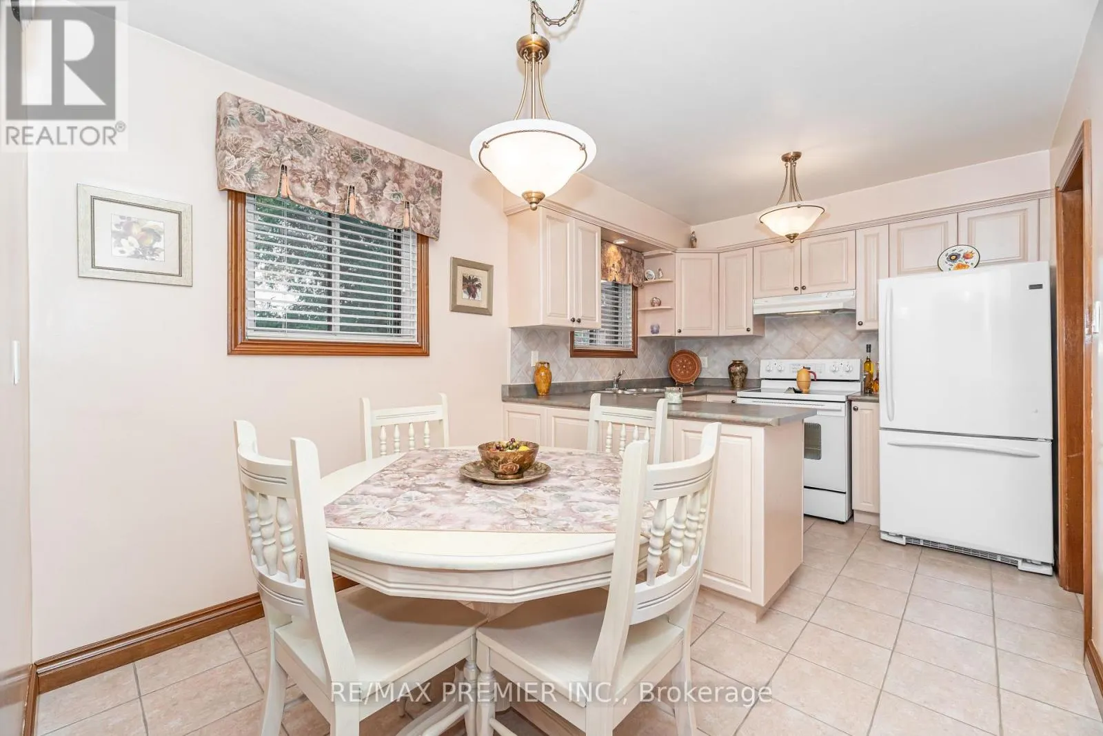 30 DELLBROOK CRESCENT