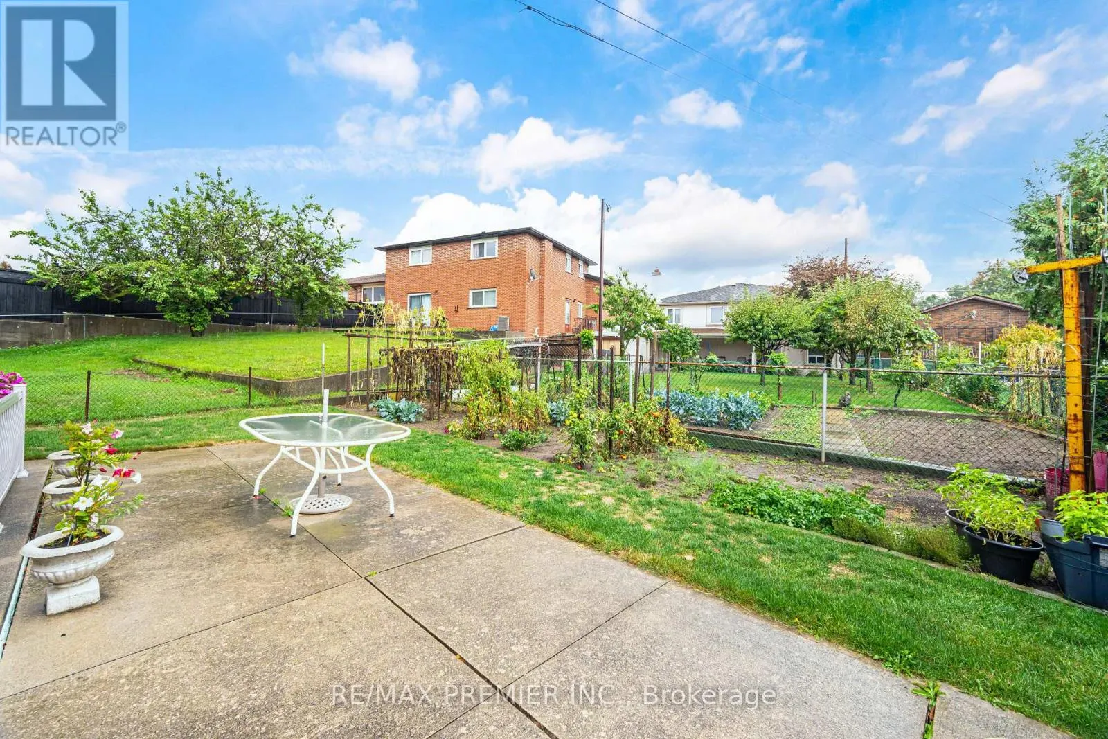 30 DELLBROOK CRESCENT