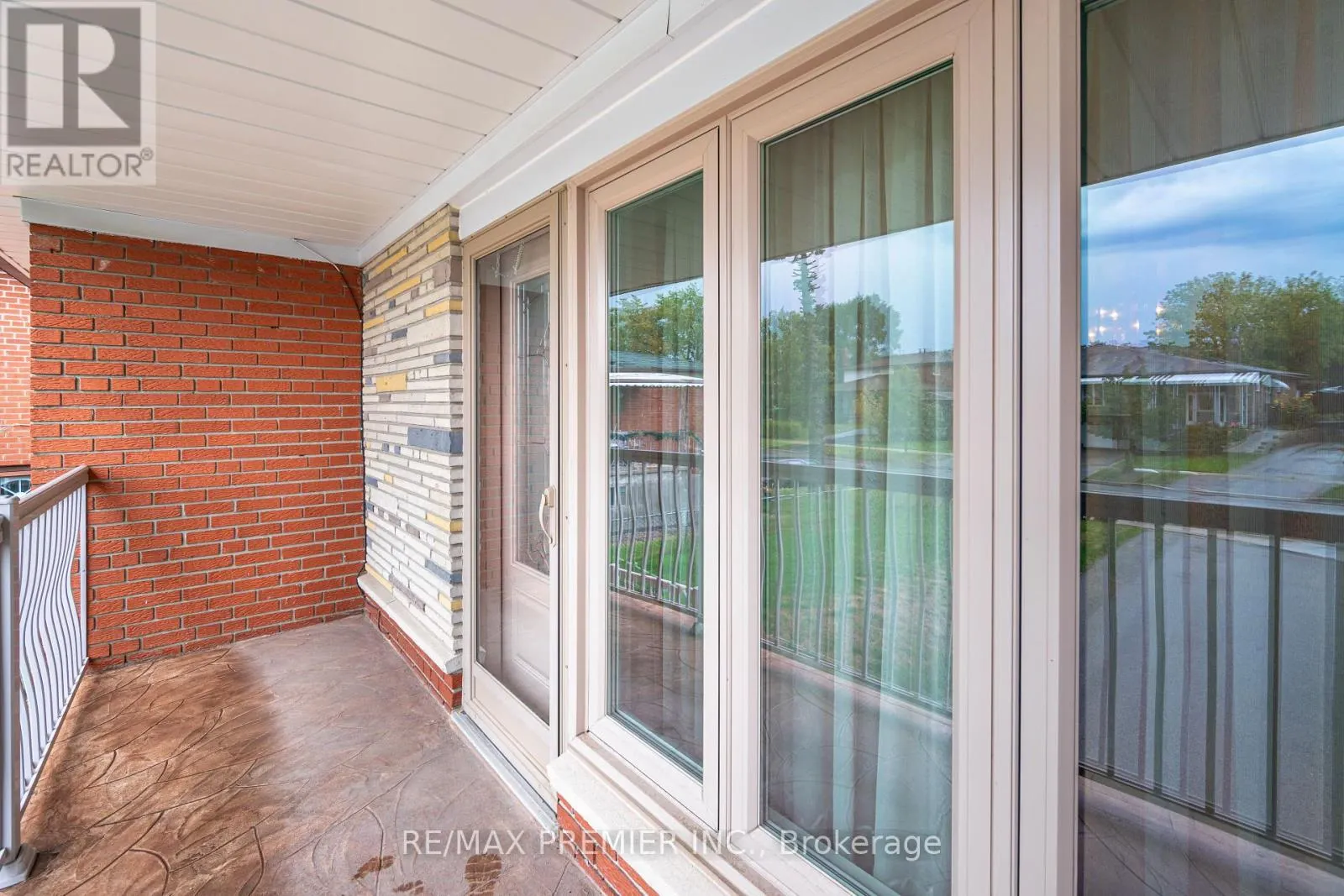 30 DELLBROOK CRESCENT