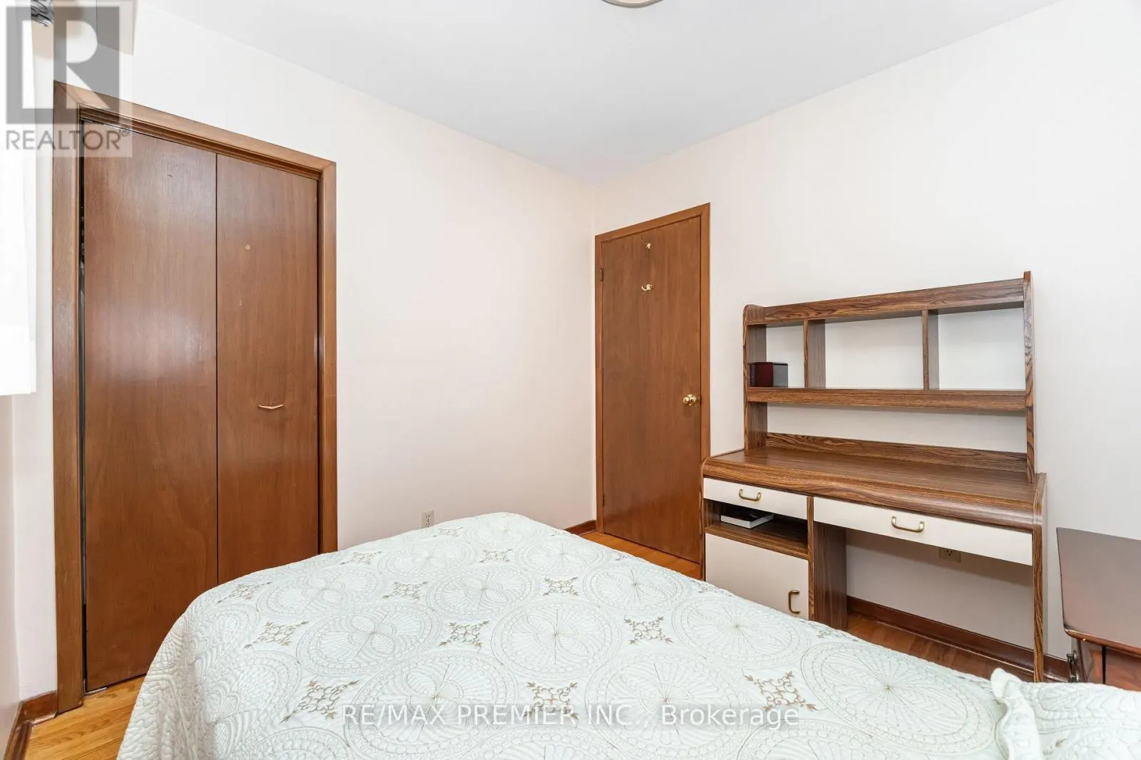 30 DELLBROOK CRESCENT