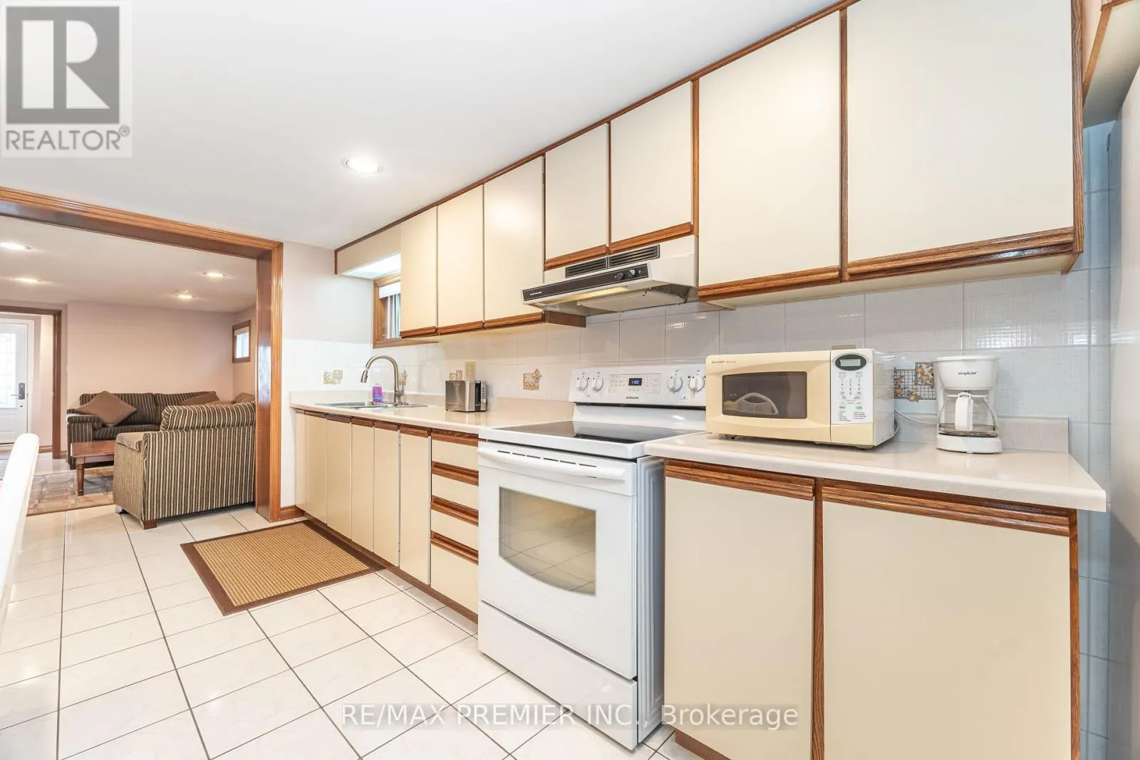 30 DELLBROOK CRESCENT