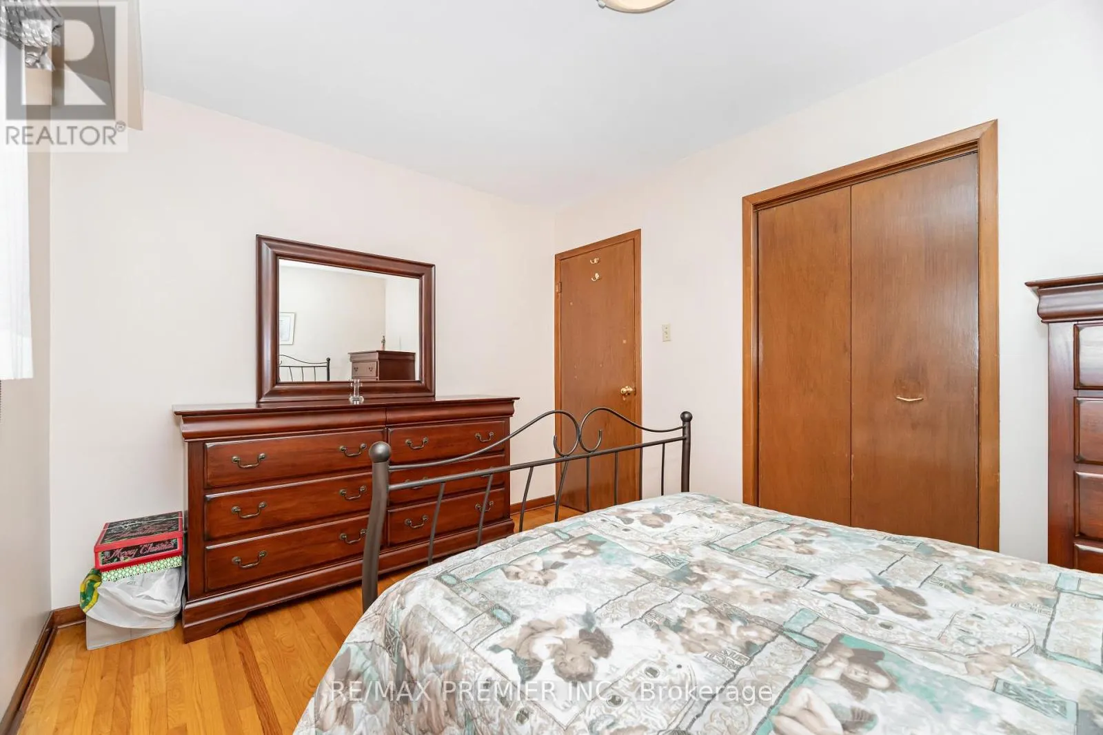 30 DELLBROOK CRESCENT