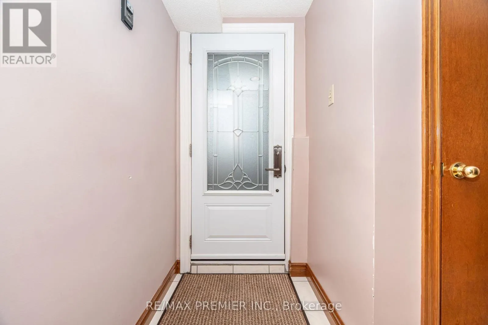 30 DELLBROOK CRESCENT