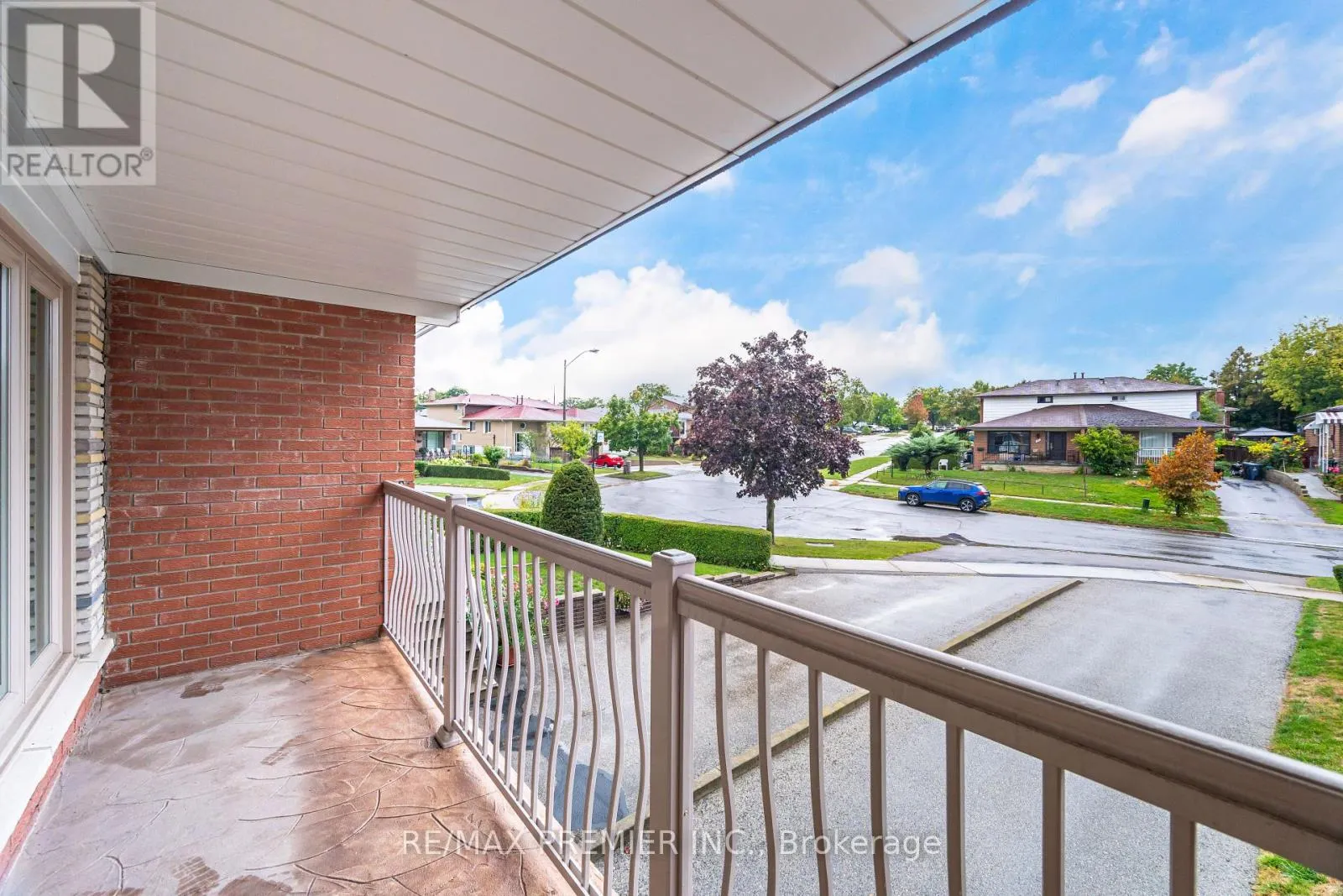30 DELLBROOK CRESCENT