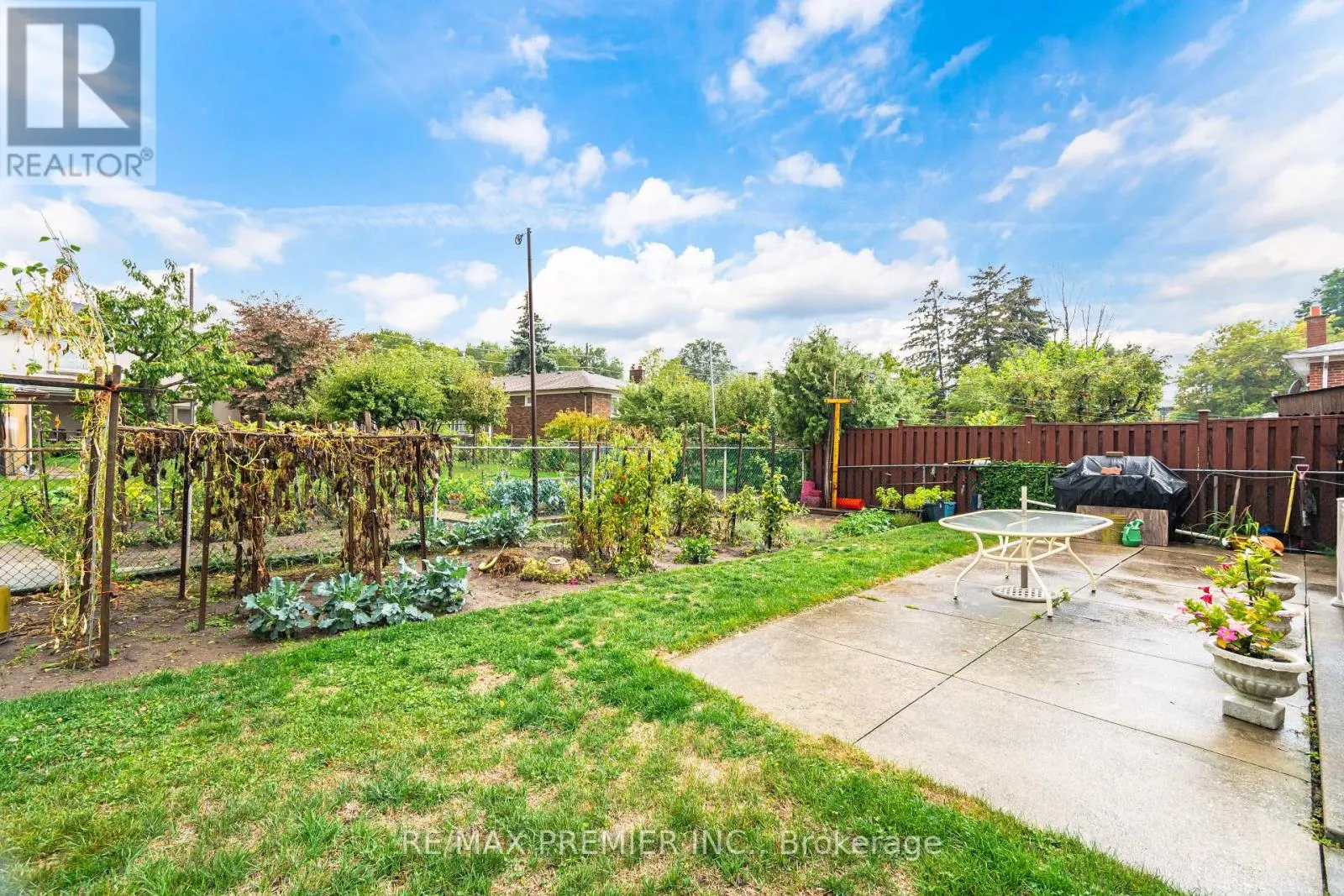 30 DELLBROOK CRESCENT