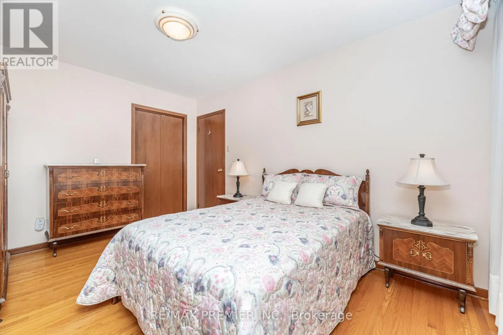 30 DELLBROOK CRESCENT