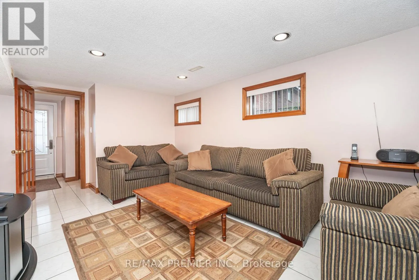 30 DELLBROOK CRESCENT