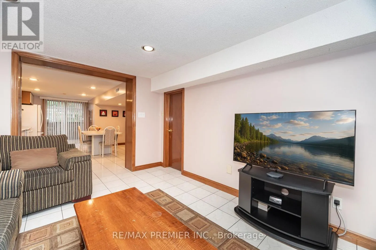30 DELLBROOK CRESCENT