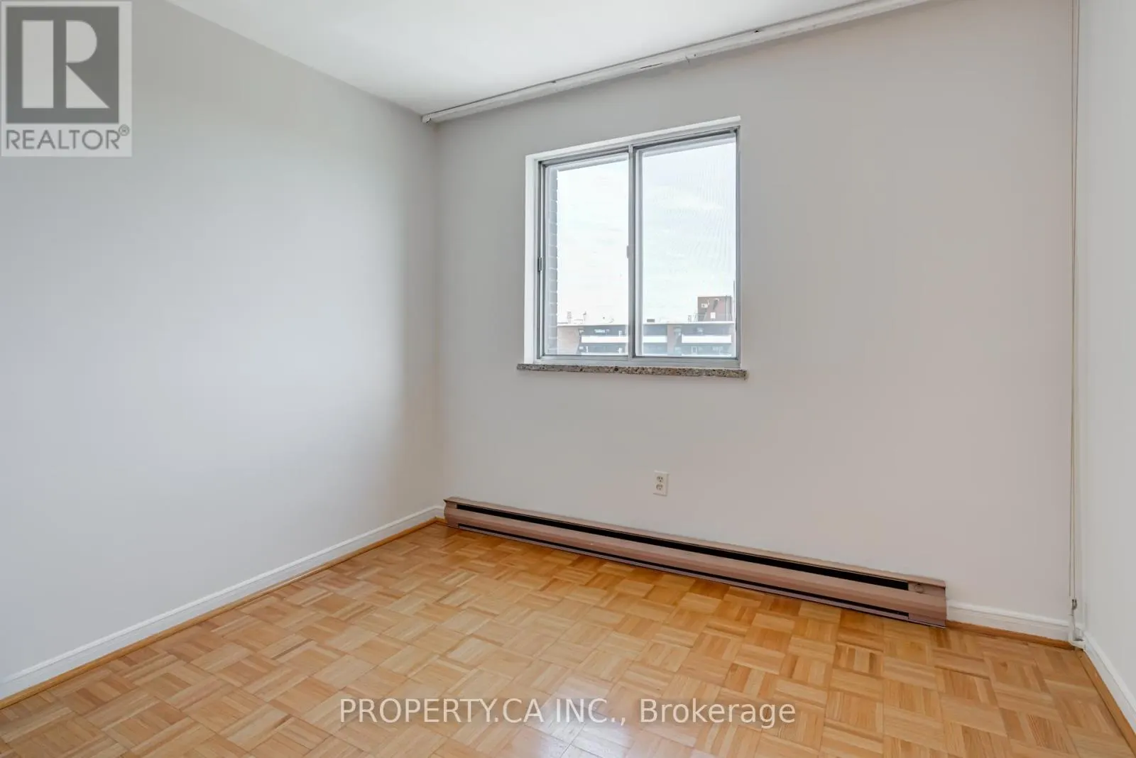 803 - 1660 BLOOR STREET E