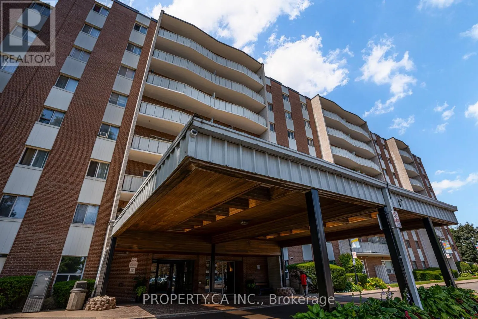 803 - 1660 BLOOR STREET E