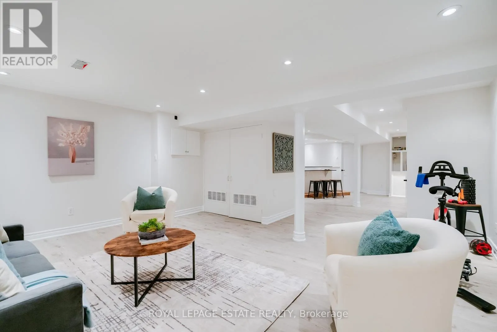 435 STONETREE COURT