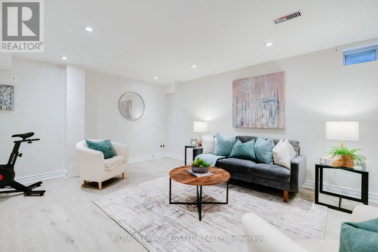 435 STONETREE COURT