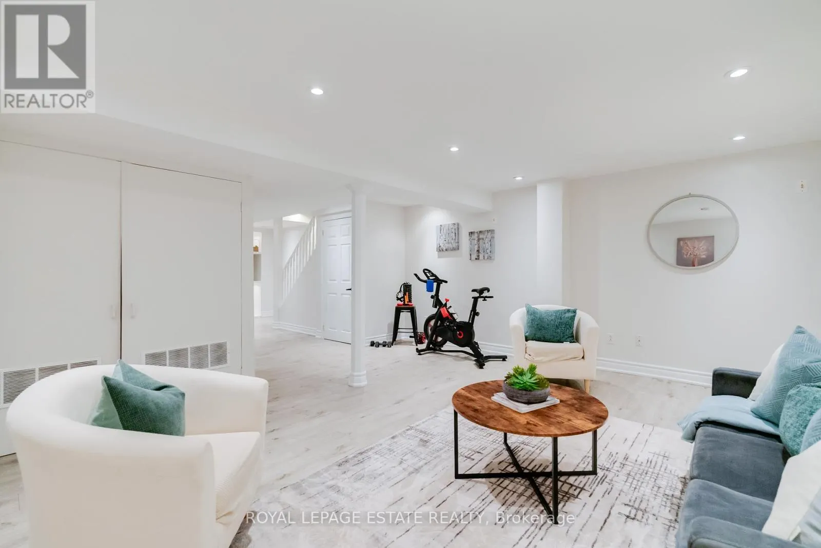 435 STONETREE COURT