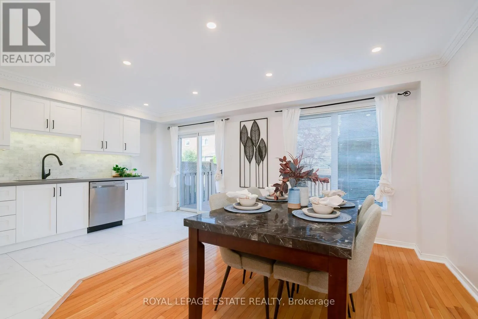 435 STONETREE COURT