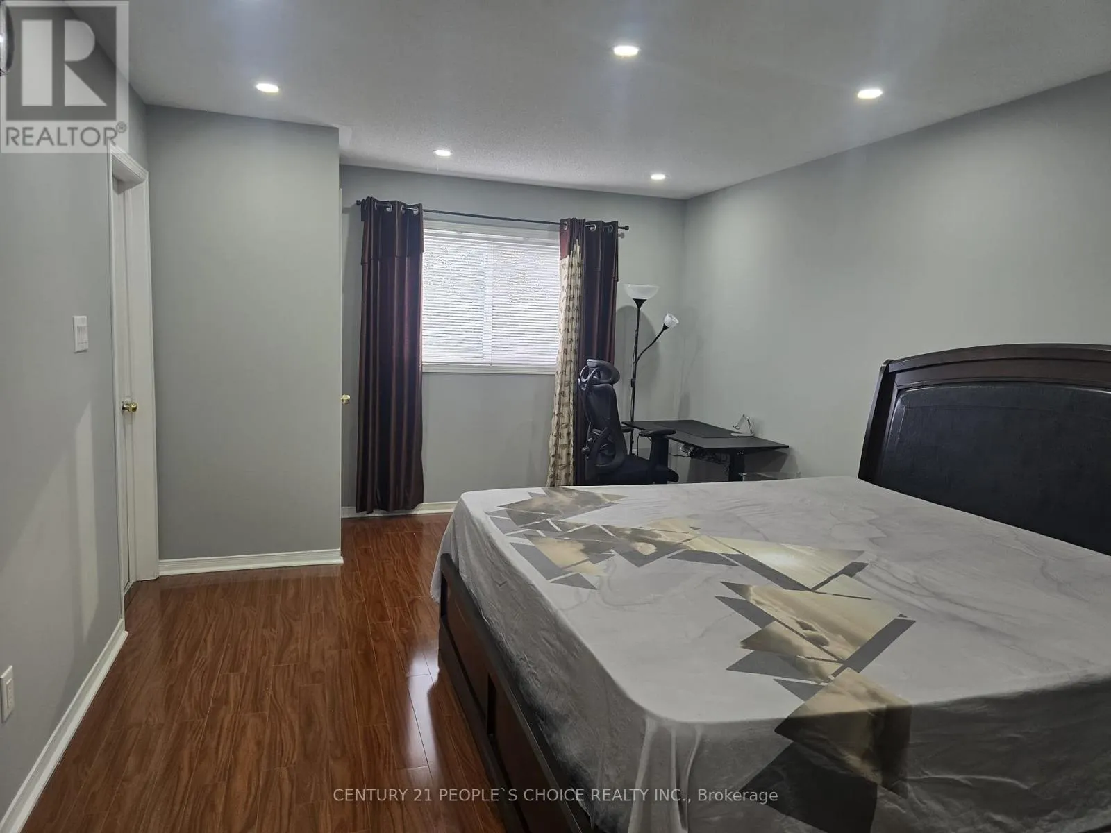 276 PRESSED BRICK DRIVE