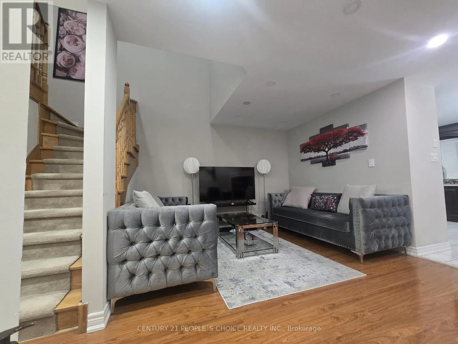 276 PRESSED BRICK DRIVE