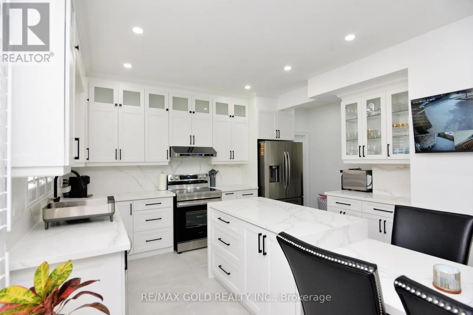 1 BLAKETON COURT