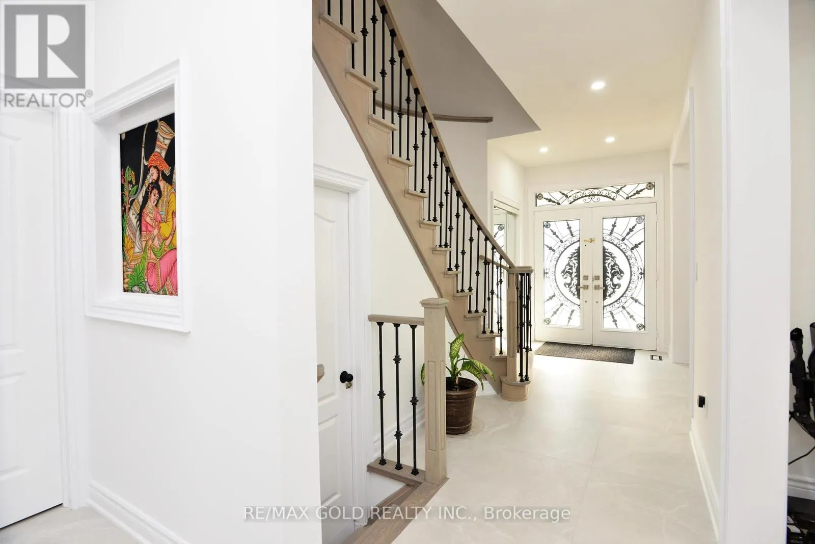 1 BLAKETON COURT