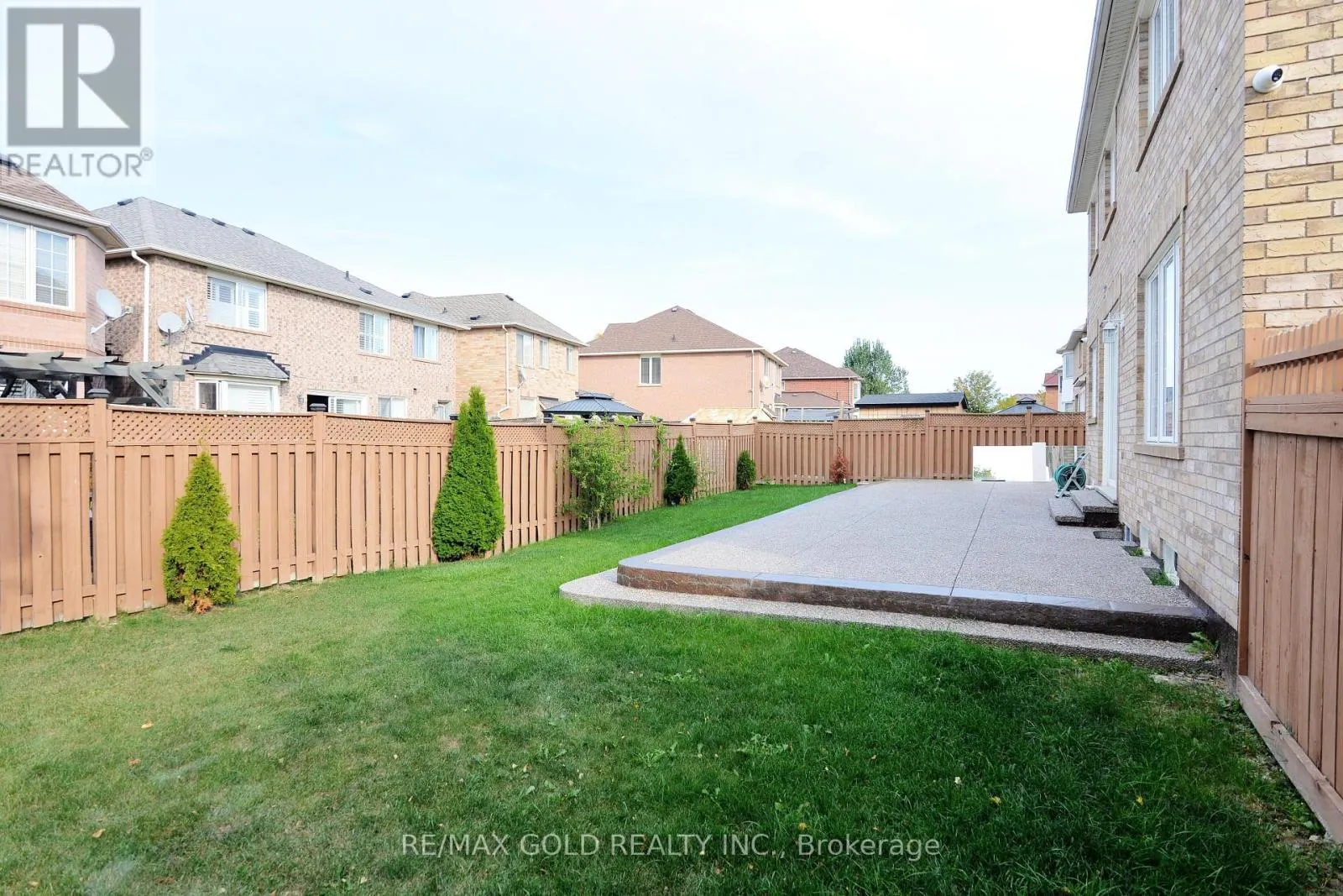 1 BLAKETON COURT