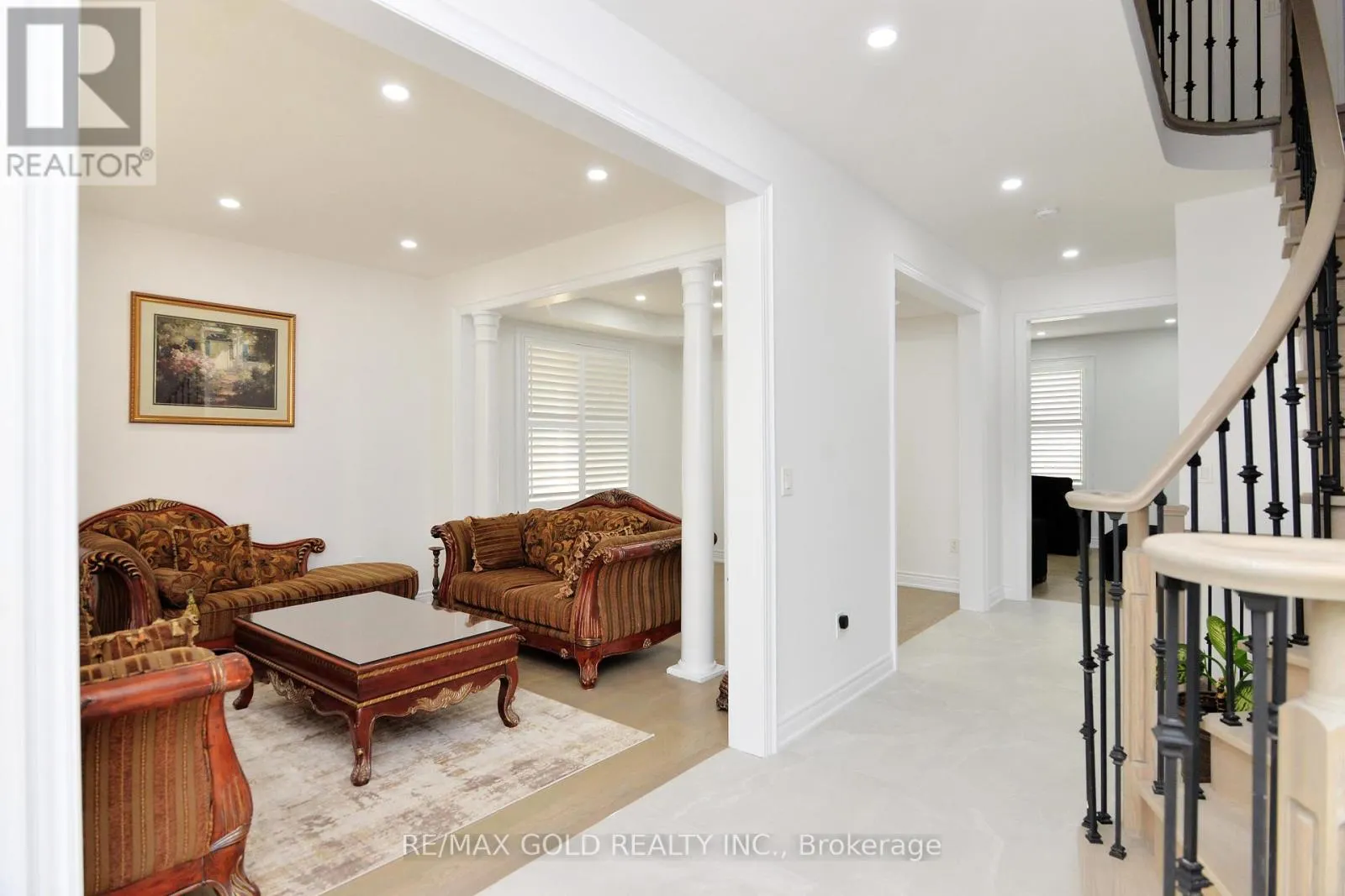 1 BLAKETON COURT
