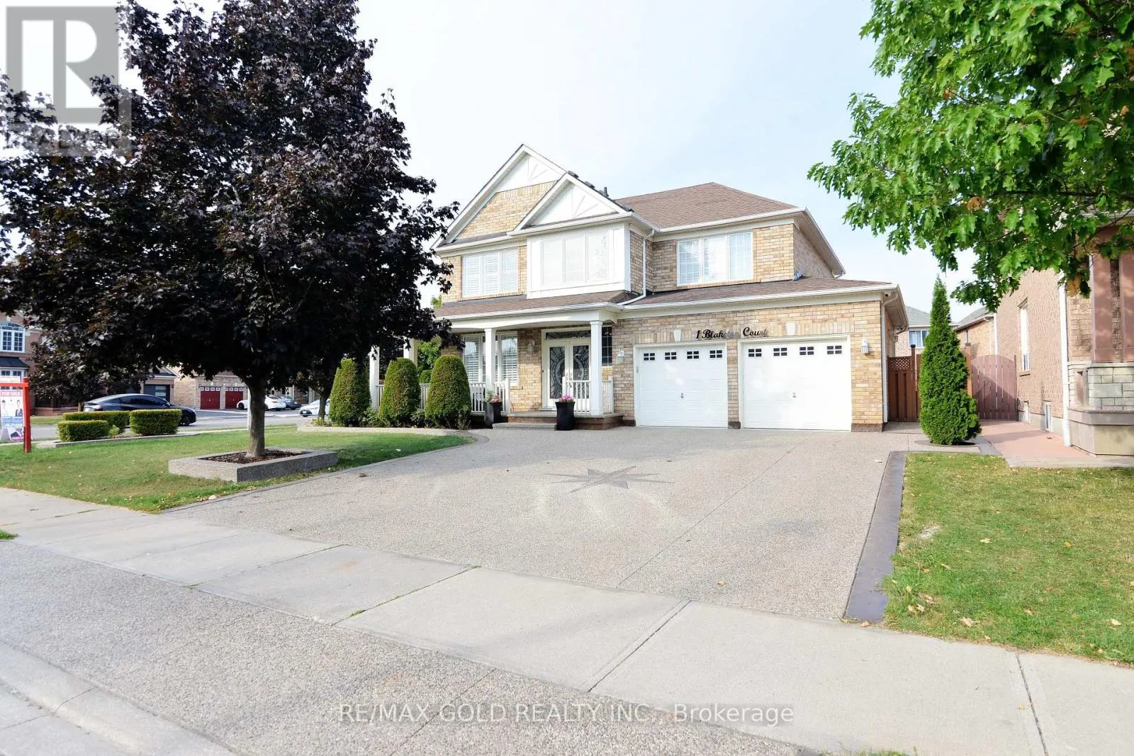 1 BLAKETON COURT