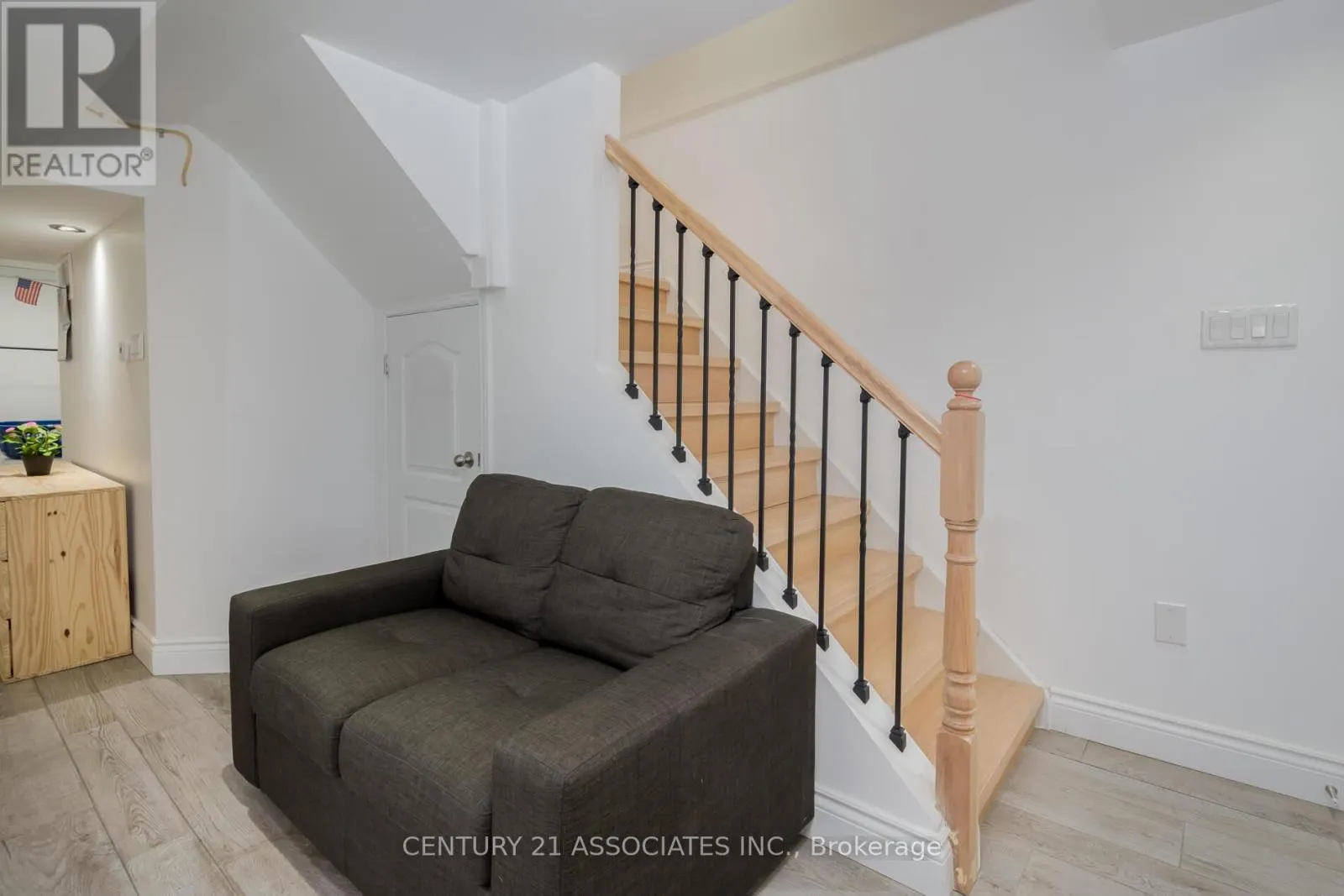 3158 HARRIS CRESCENT