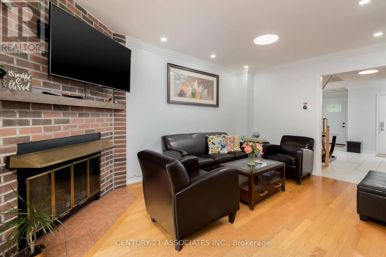3158 HARRIS CRESCENT