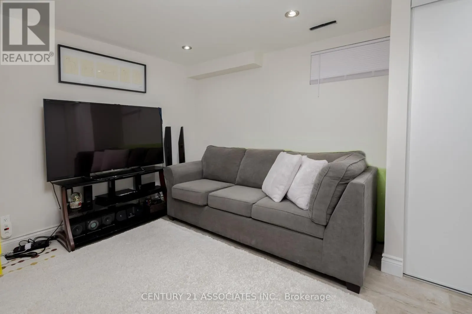 3158 HARRIS CRESCENT