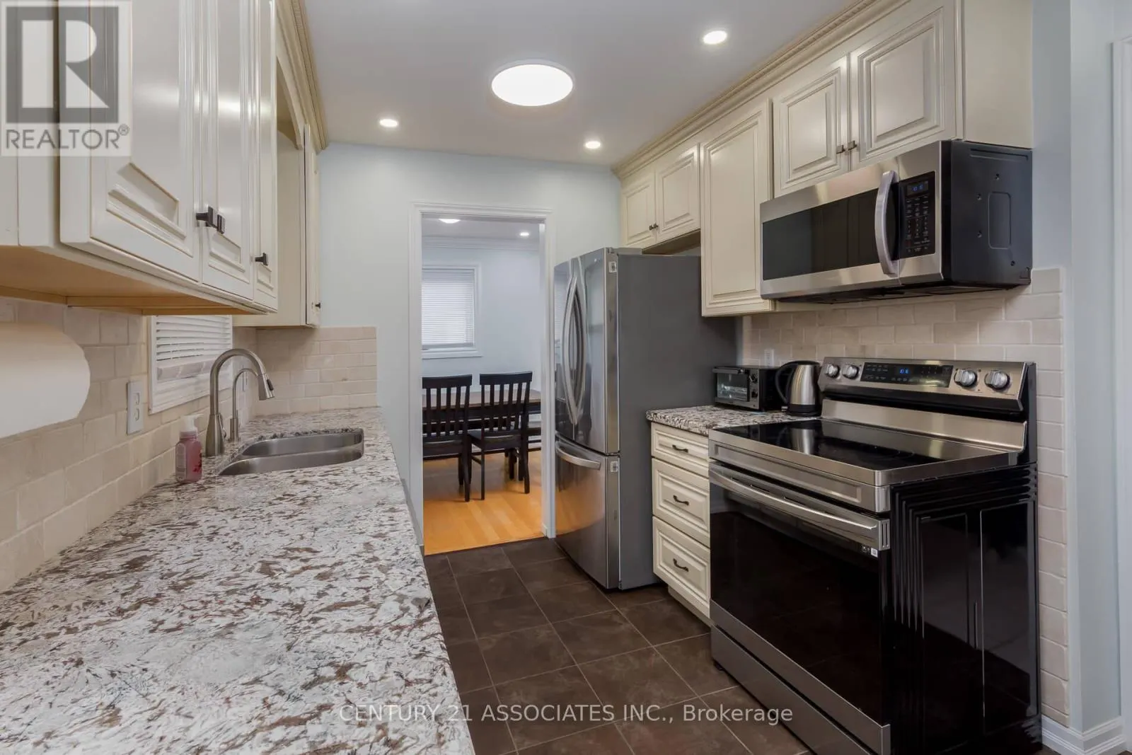 3158 HARRIS CRESCENT