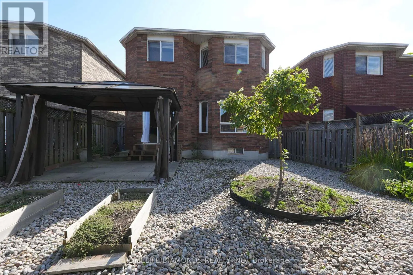 5267 BROOKWOOD COURT