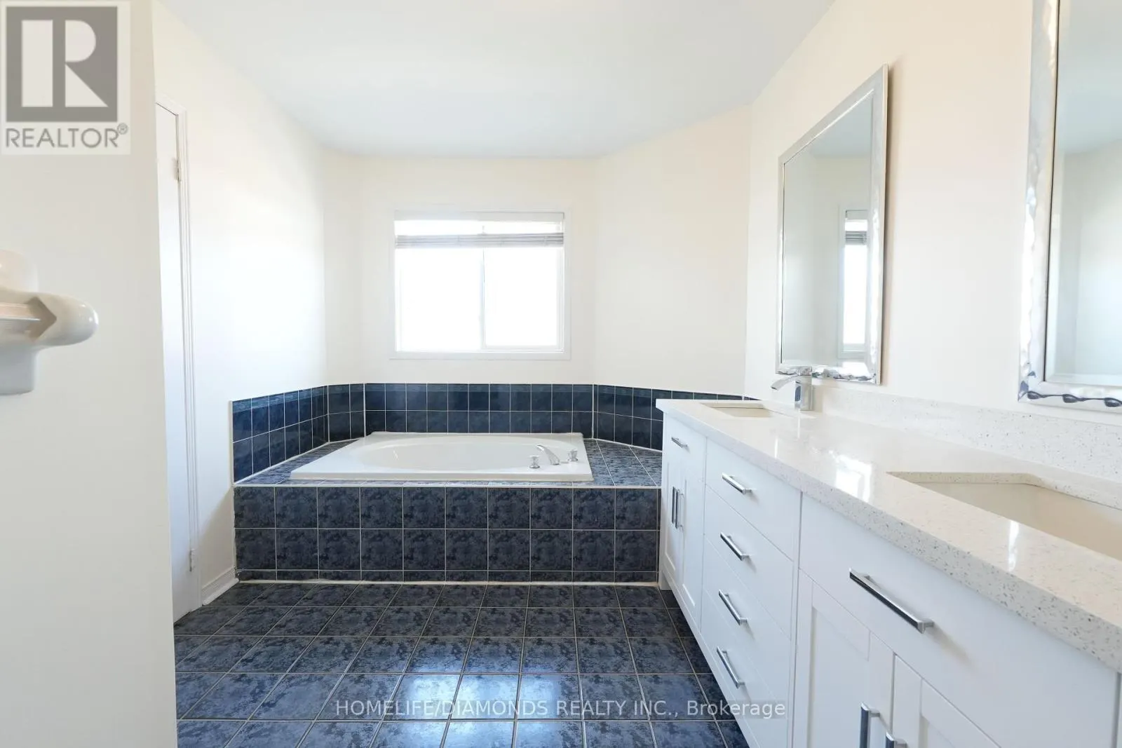5267 BROOKWOOD COURT