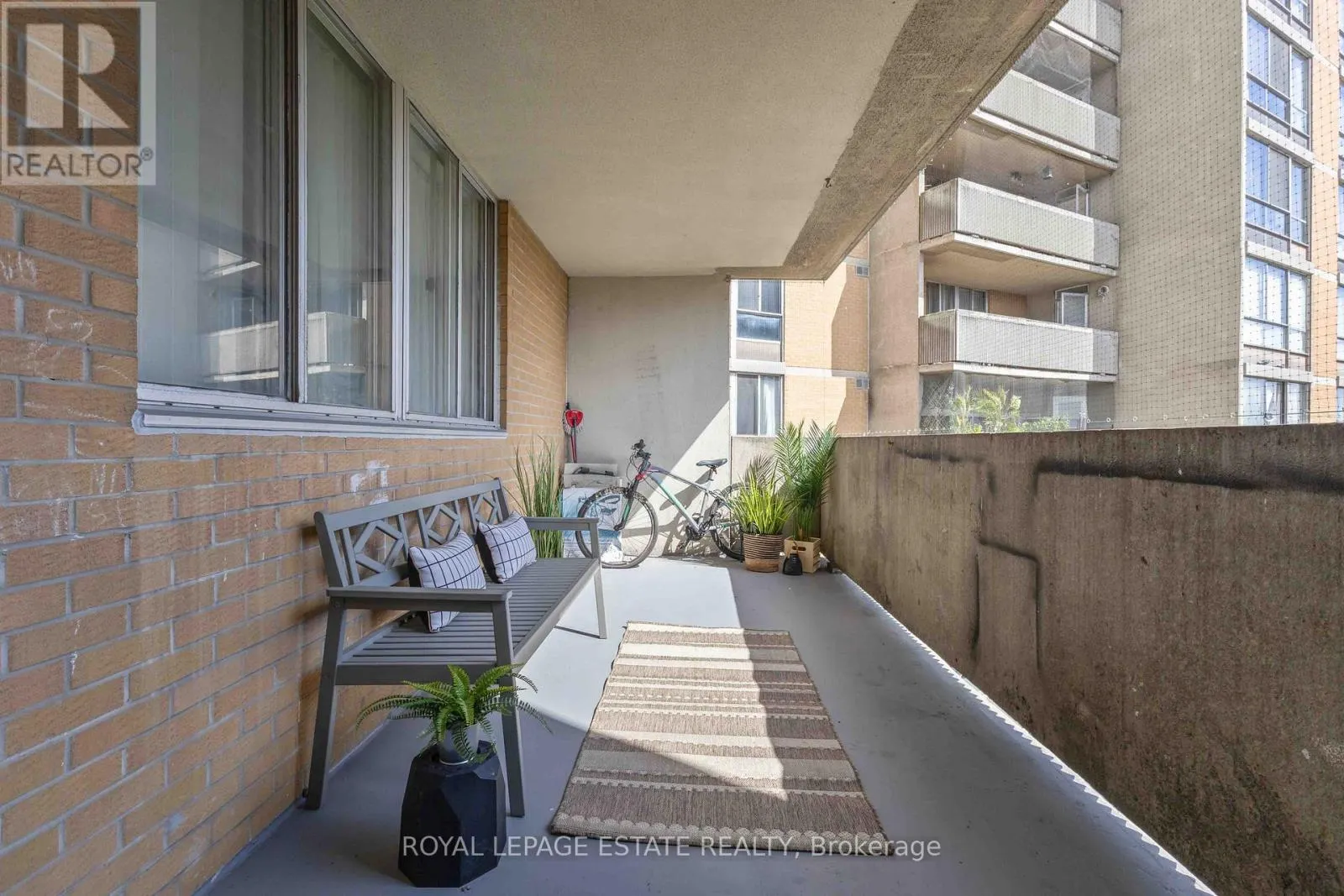 711 - 10 MARTHA EATON WAY