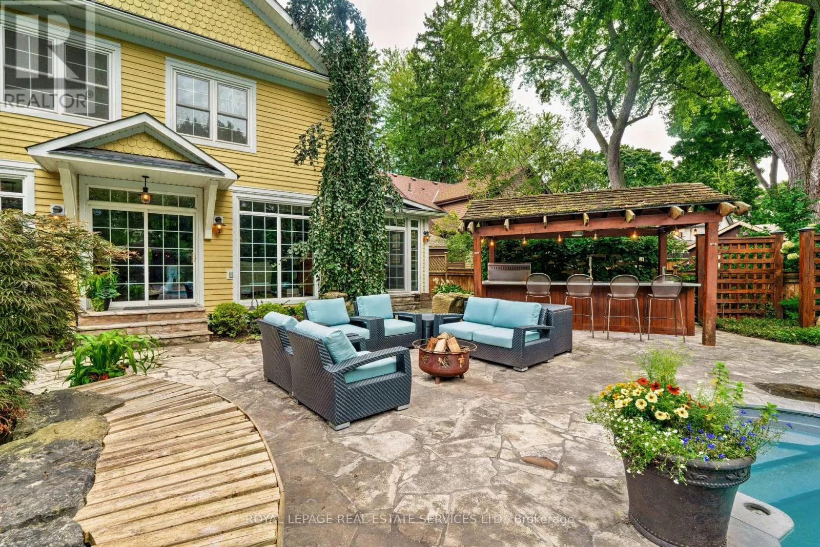 938 MEADOW WOOD ROAD