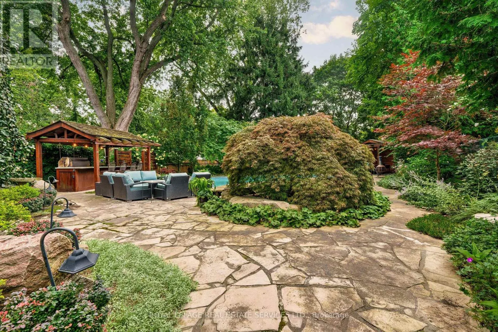 938 MEADOW WOOD ROAD