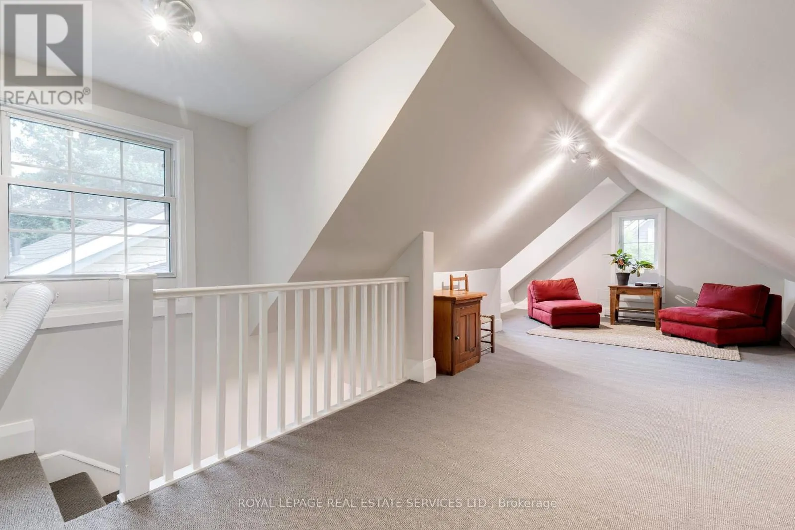 938 MEADOW WOOD ROAD