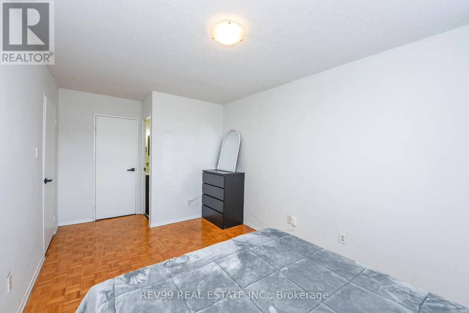 504 - 2121 ROCHE COURT
