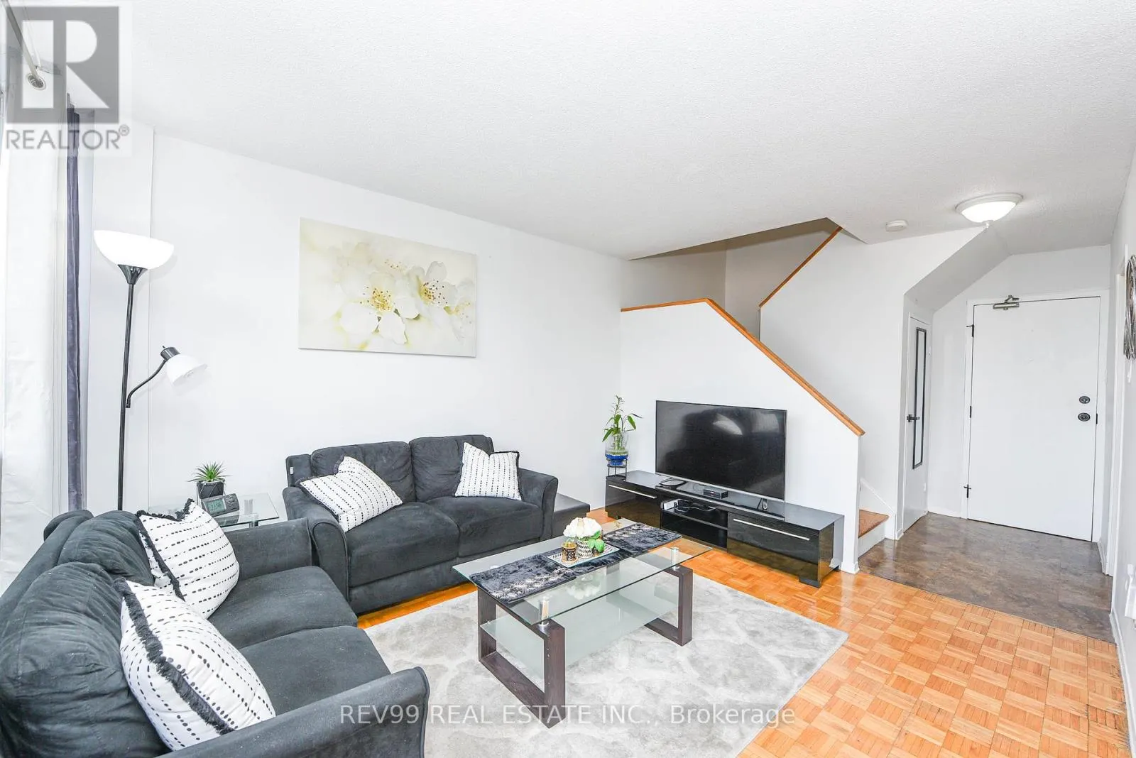 504 - 2121 ROCHE COURT