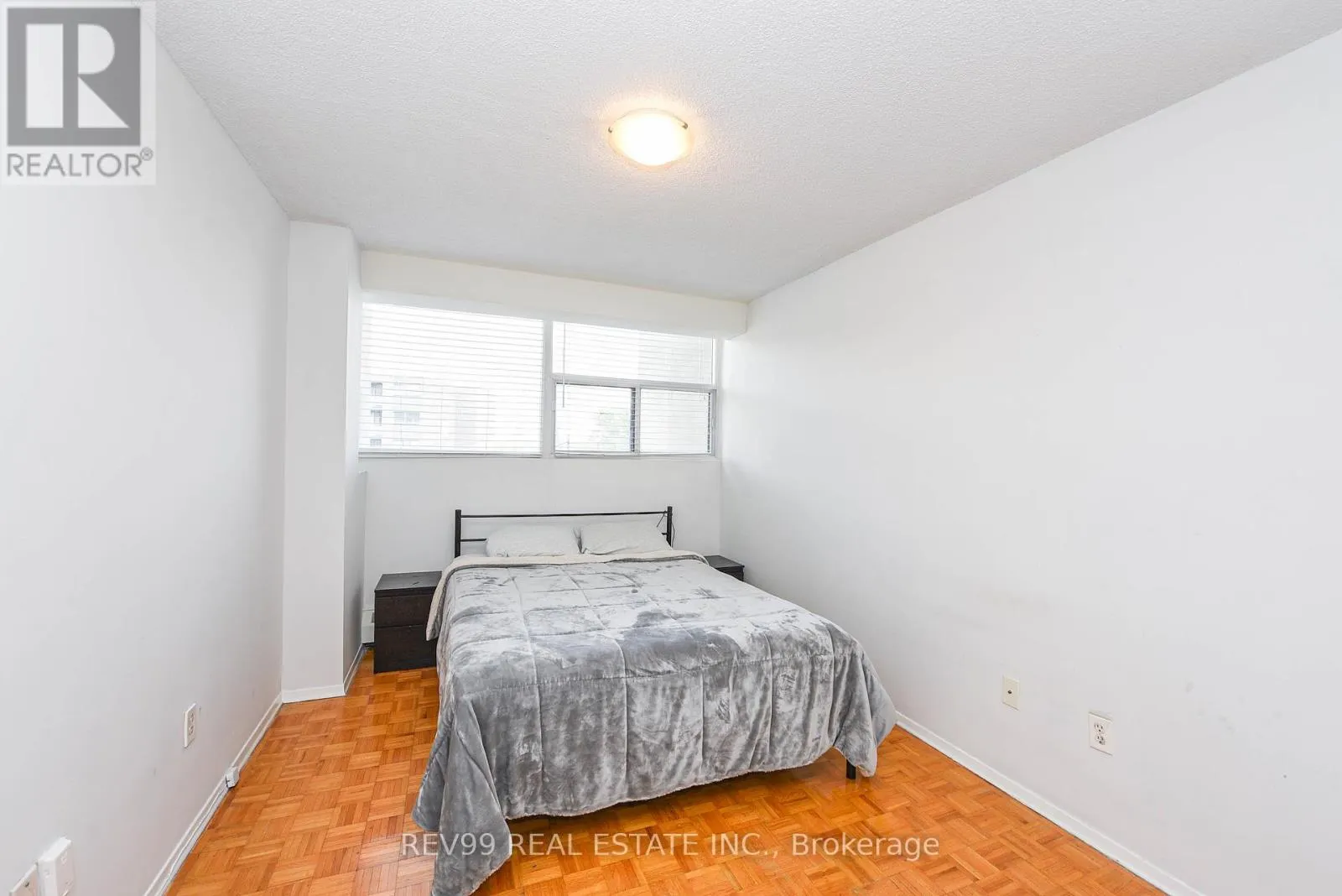 504 - 2121 ROCHE COURT