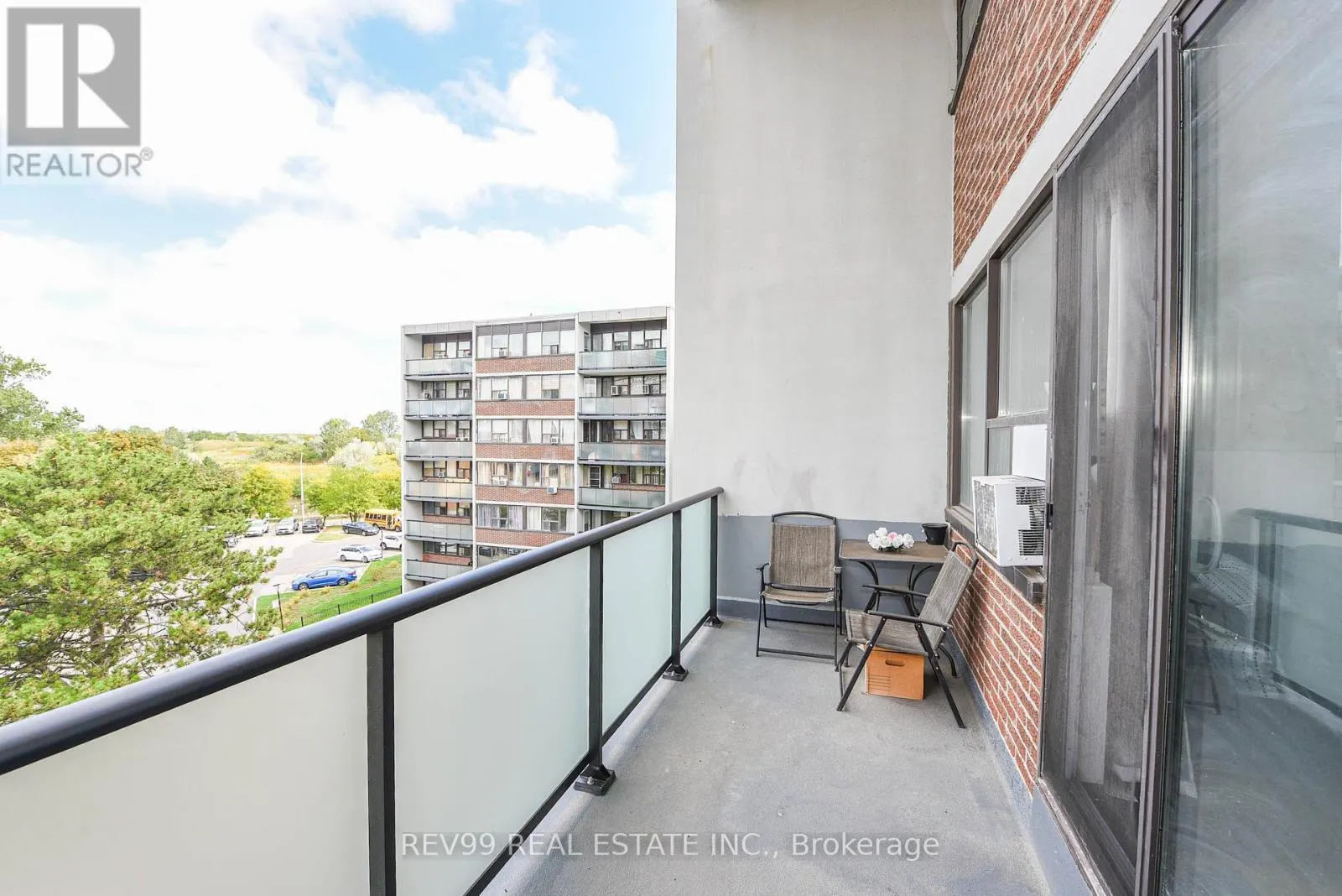 504 - 2121 ROCHE COURT