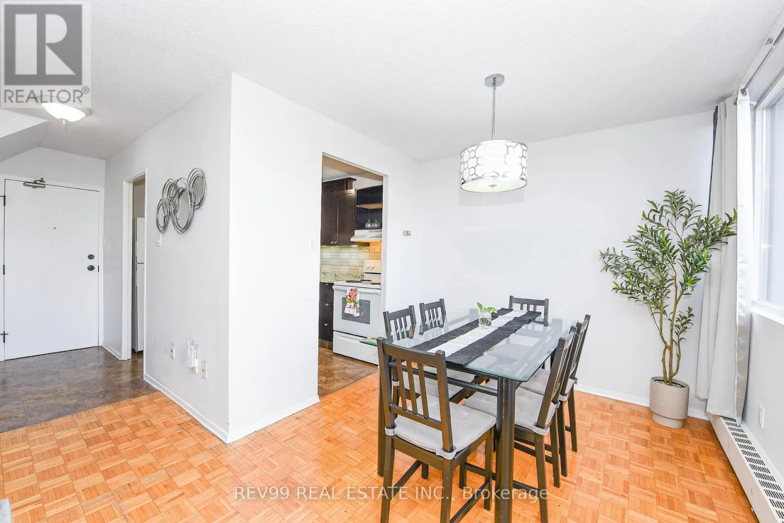 504 - 2121 ROCHE COURT