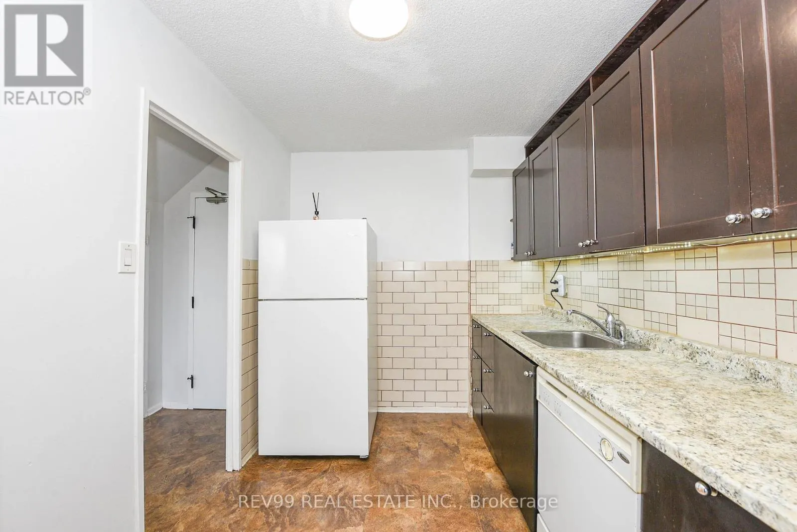 504 - 2121 ROCHE COURT