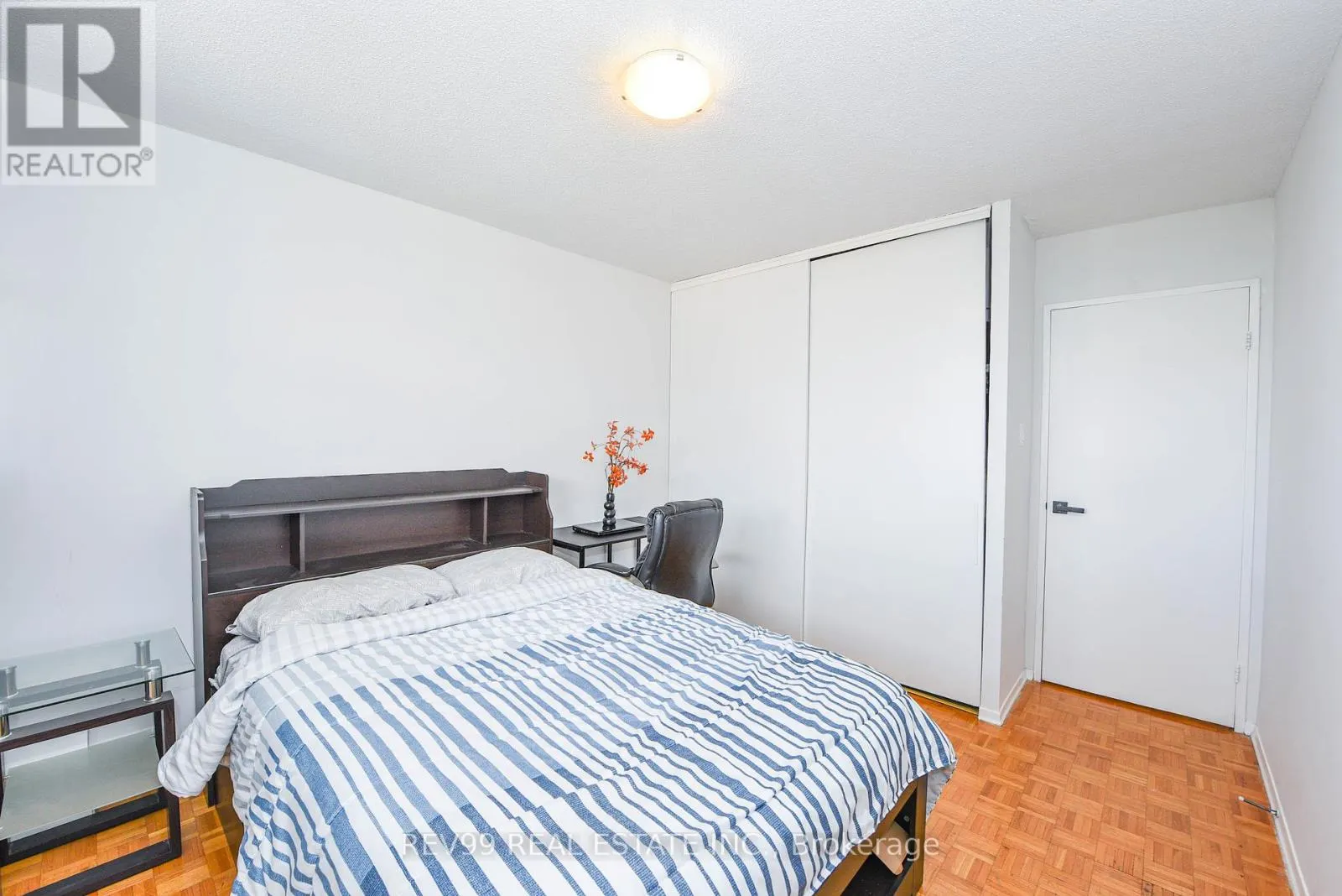 504 - 2121 ROCHE COURT