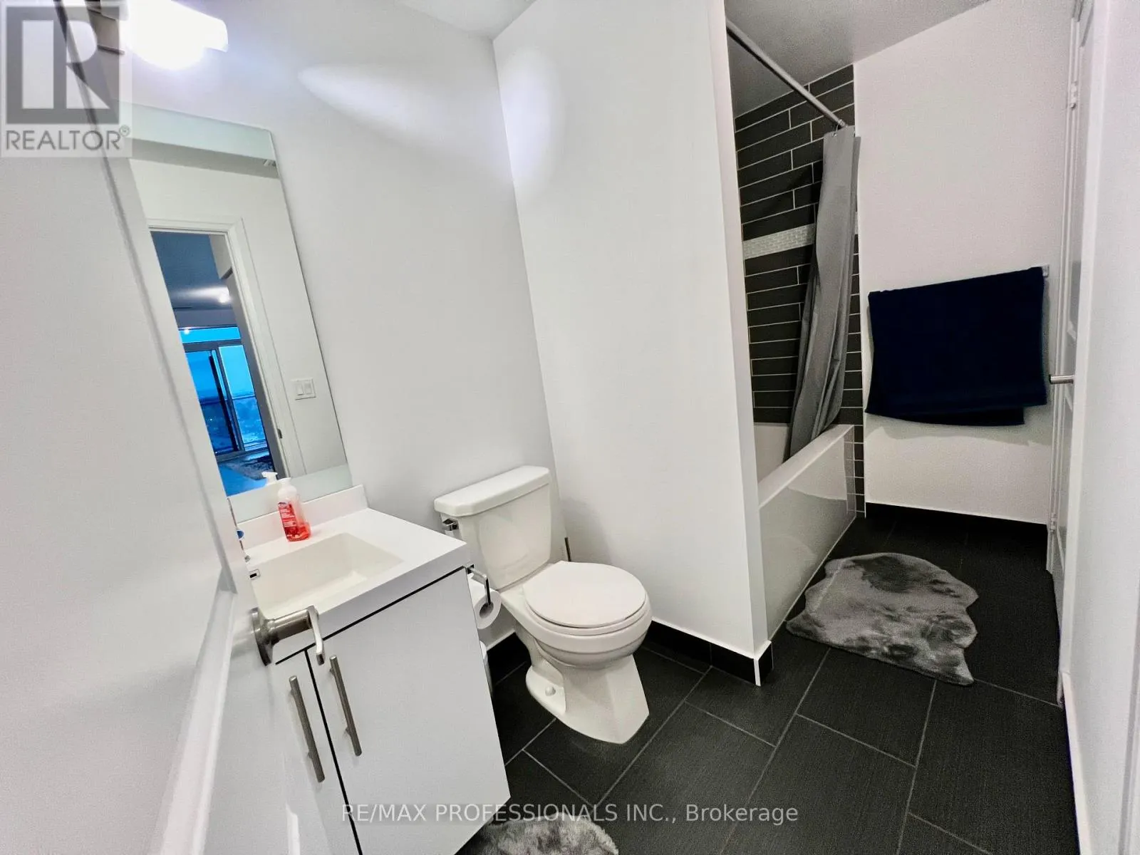 1011 - 55 SPEERS ROAD